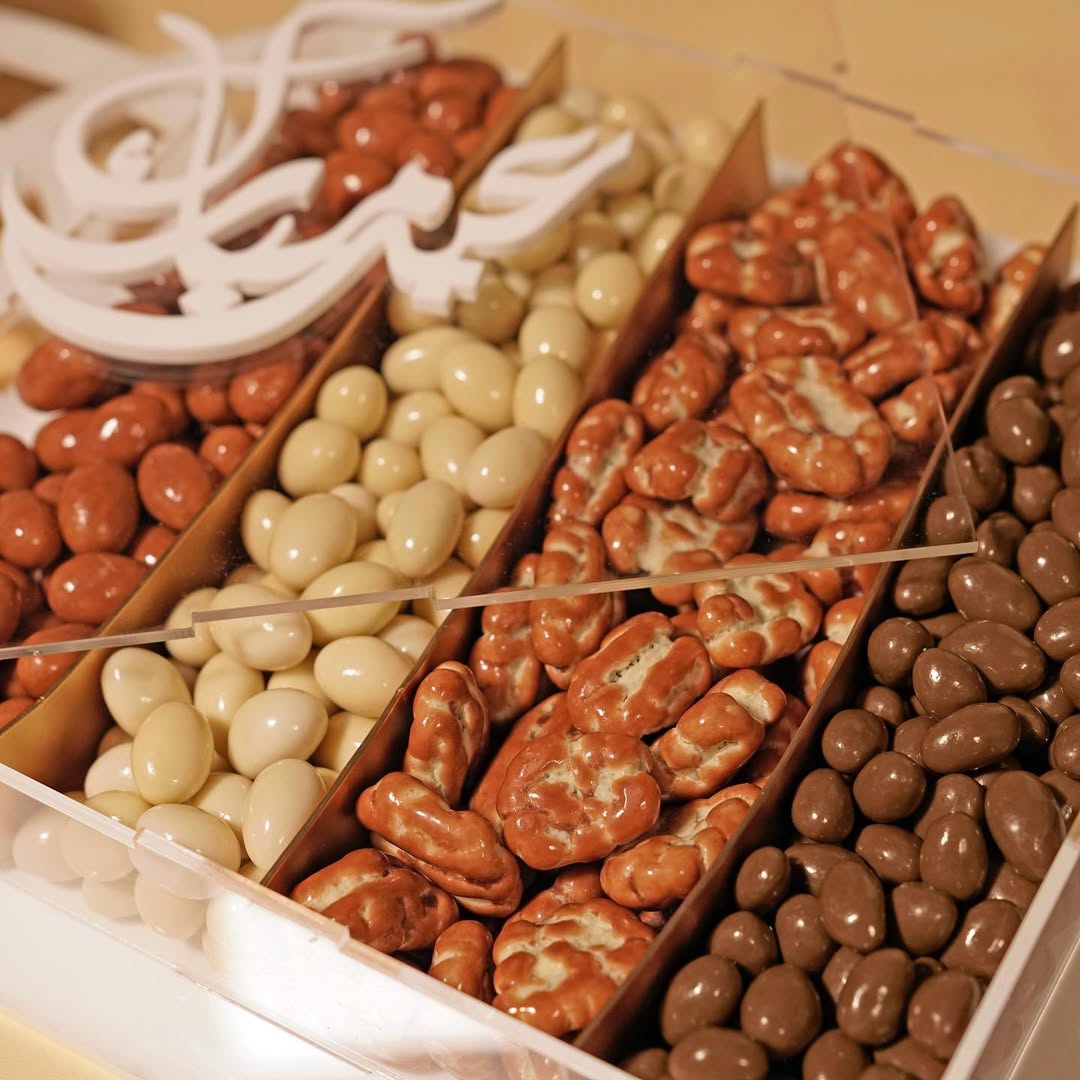 حلوى أكريليك بيضاء متنوعة