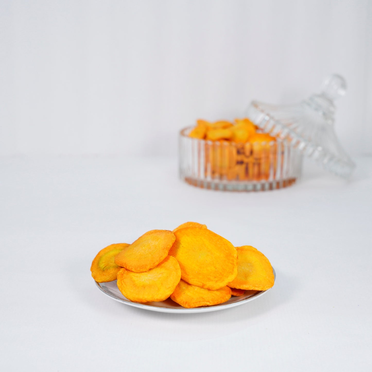 Dehydrated carrot chips – sweet, crunchy, and healthy snack