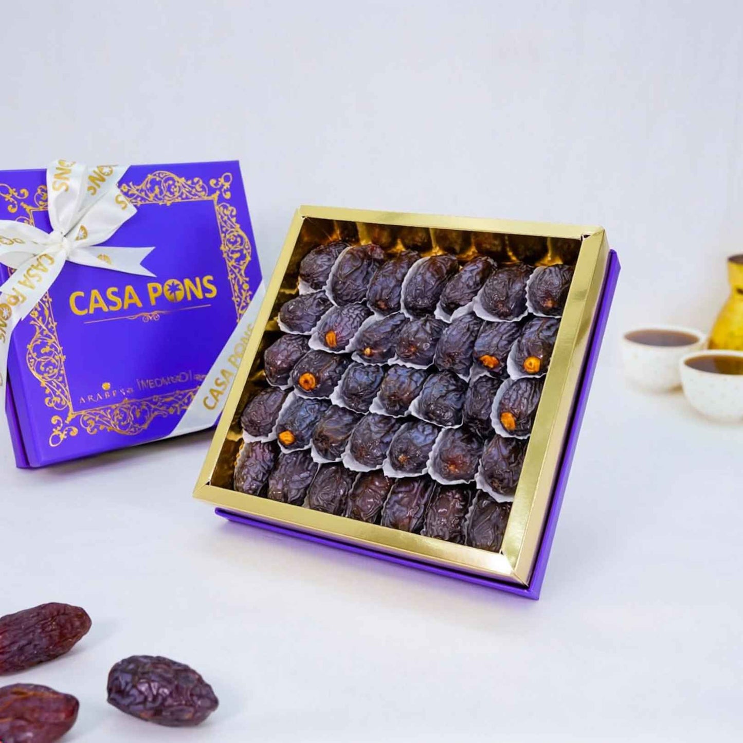Majdool Dates Gift Box (Large)