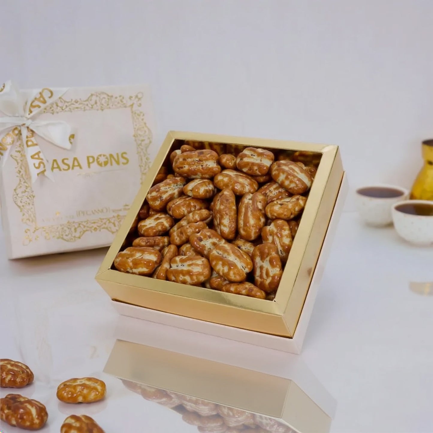 Medium Pecan Caramel Gift Box – Off White Edition