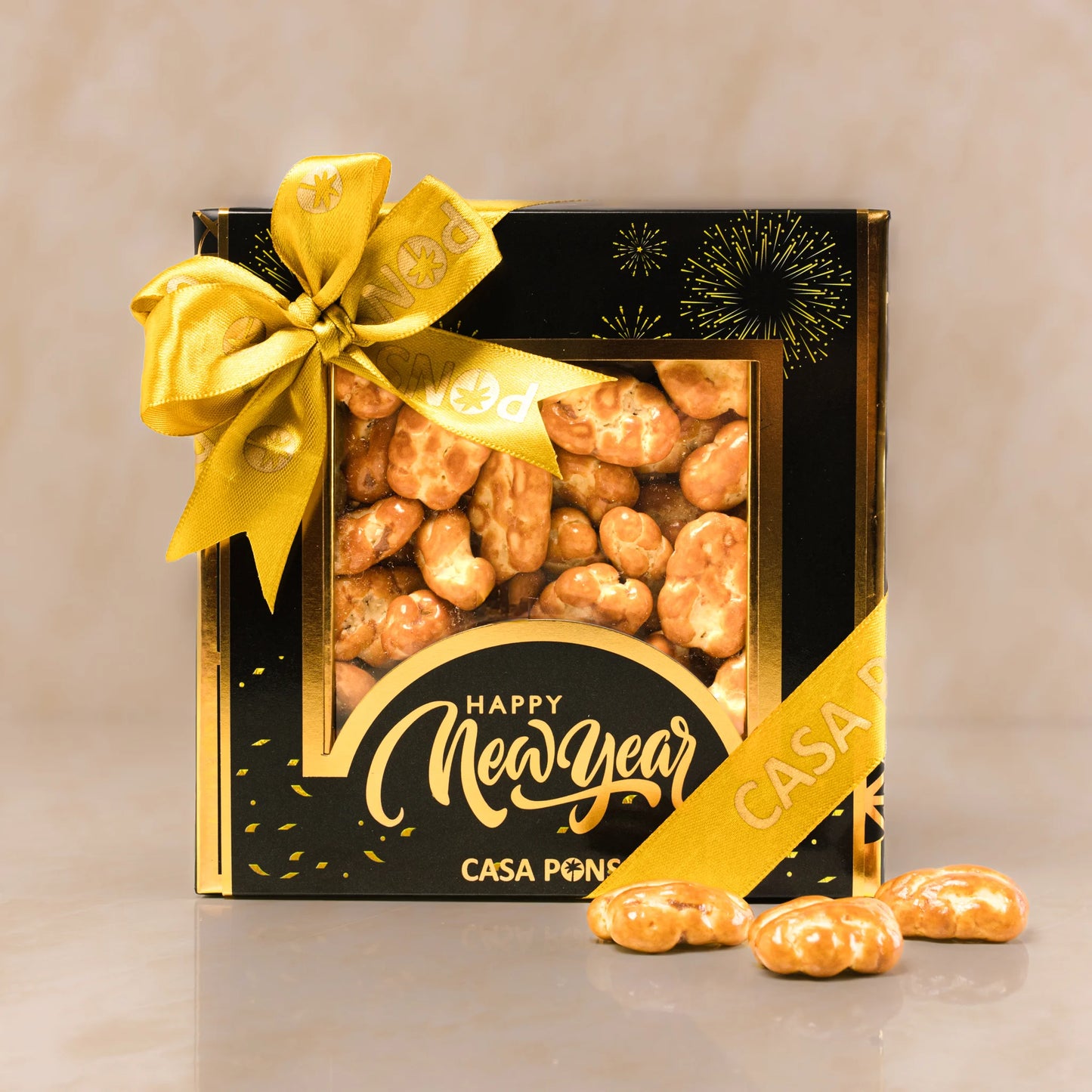 إصدار رأس السنة الجديدة - علبة هدايا جوز البقان والكراميل (320 جرام)