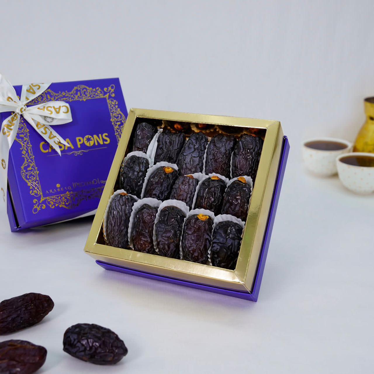 Majdool Dates Gift Box (Medium)