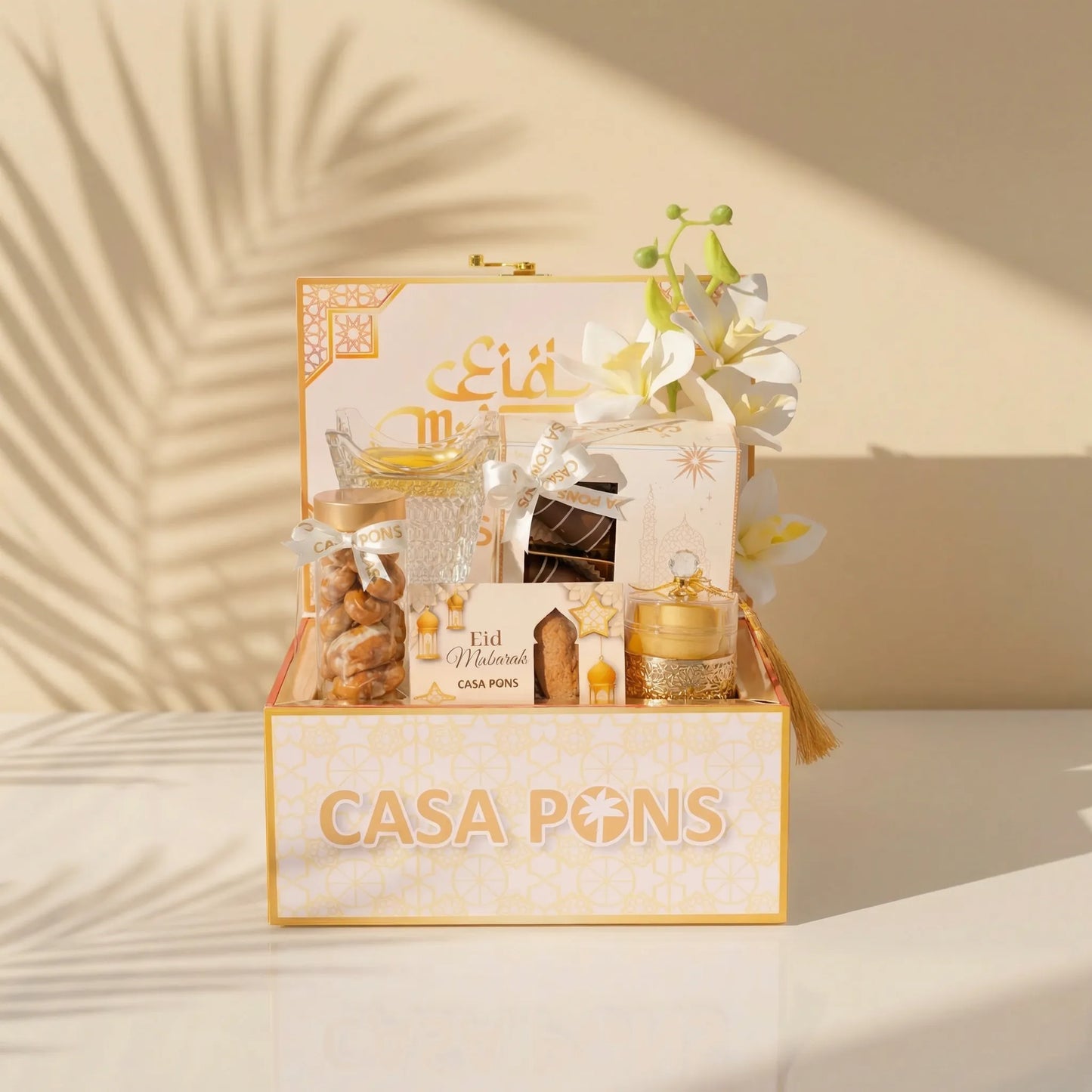 Casa Pons gift set with decorative items on a neutral background
