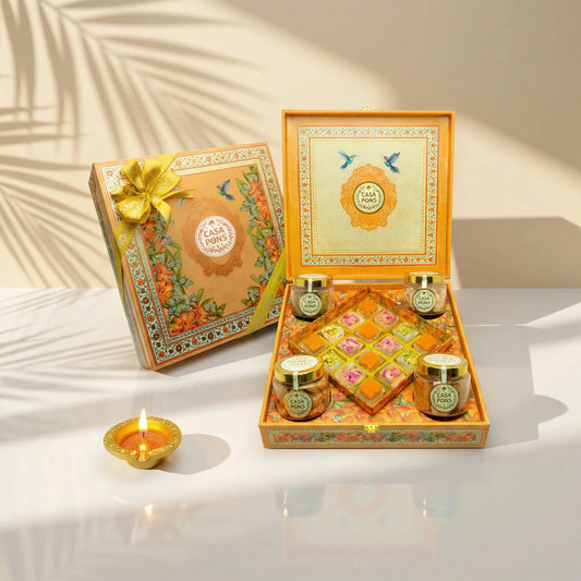 صندوق مربع كبير من رويال فلاور | ملبن، تمر ومكسرات فاخرة