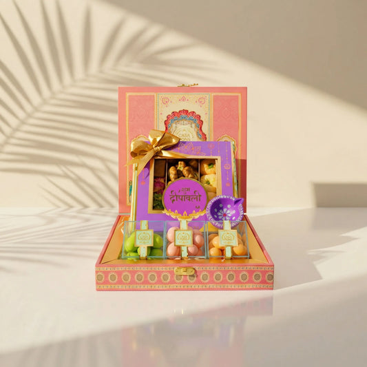 سلة طاووس وردية صغيرة | صندوق هدايا ديوالي مع جوز البقان والحلويات والمسكرات