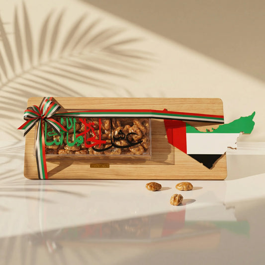 صينية خشبية مشتركة بمناسبة اليوم الوطني لدولة الإمارات العربية المتحدة