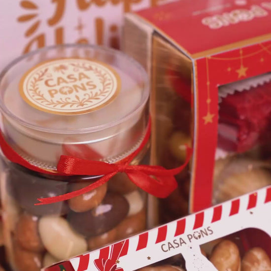 pecan, gift basket, assortment, chocolate, bear, teddy ear, coffret, Christmas, winter holiday 